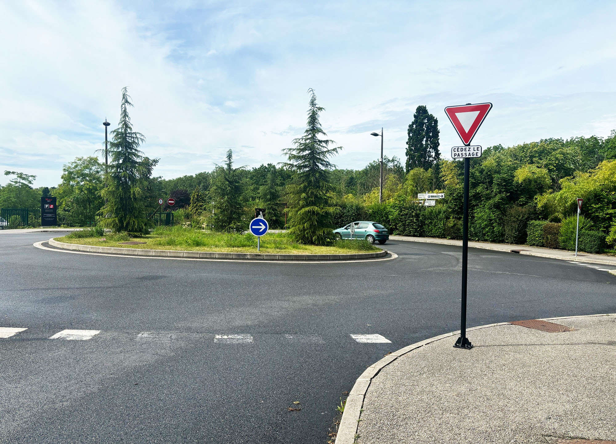Panneau cédez le passage